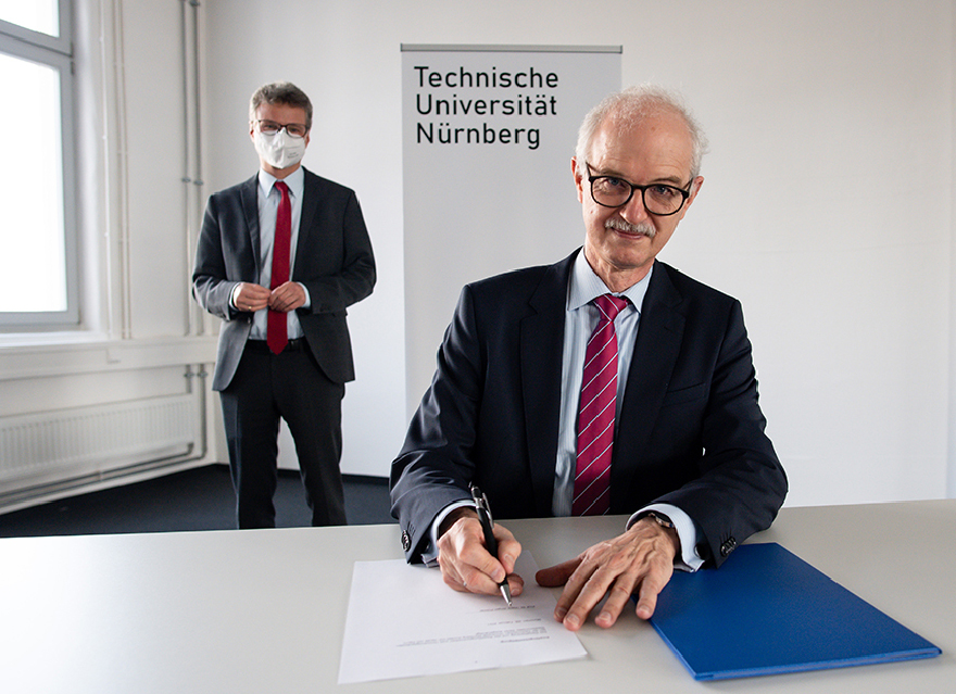 Wissenschaftsminister Bernd Sibler und der Gründungspräsident der TU Nürnberg Prof. Dr. Dr. h.c. mult. Hans Jürgen Prömel
