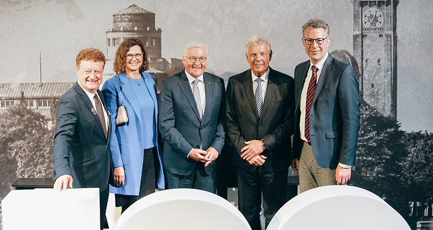 Festakt anlässlich des runden Geburtstags des Deutschen Museums (v.l.n.r): Generaldirektor des Deutschen Museums Professor Wolfgang M. Heckl, Landtagspräsidentin Ilse Aigner, Bundespräsident Frank-Walter Steinmeier, Münchens Oberbürgermeister Dieter Reiter, Bayerischer Wissenschaftsminister Markus Blume (© Axel König/StMWK)
